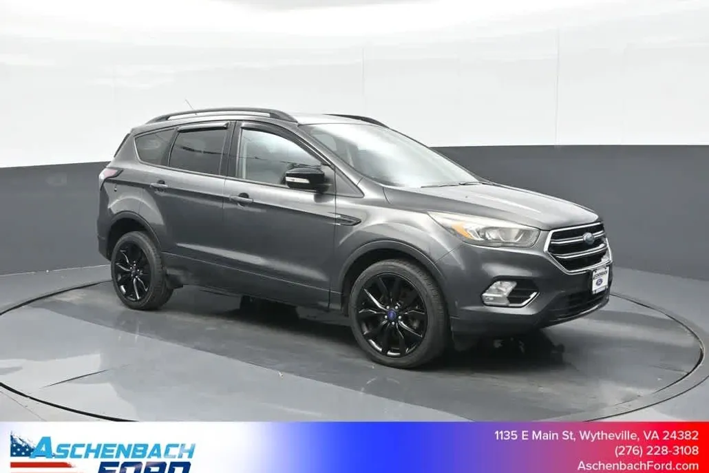 2017 Ford Escape Titanium photo 1