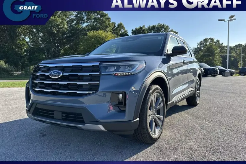 2025 Ford Explorer photo 1