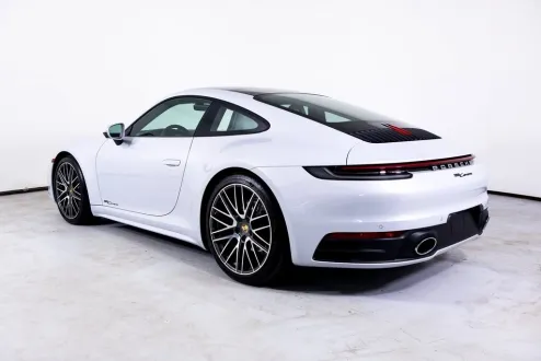 2024 Porsche 911 T 4 photo 3