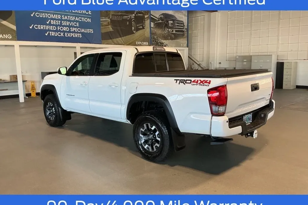 2016 Toyota Tacoma TRD Off-Road photo 1
