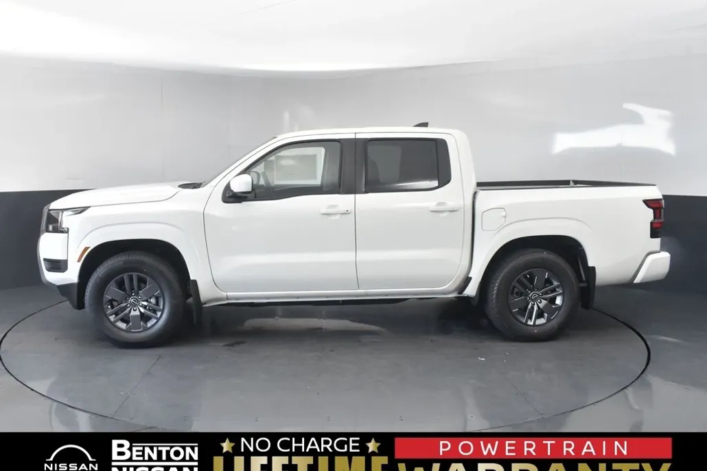2025 Nissan Frontier SV photo 1