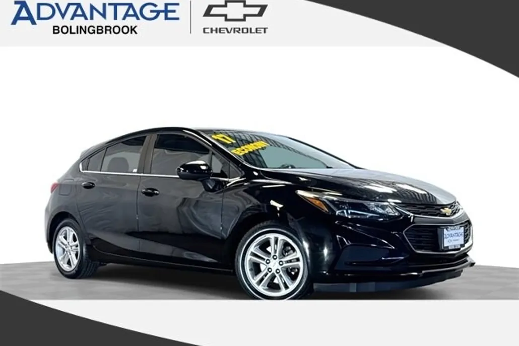 2017 Chevrolet Cruze LT photo 1