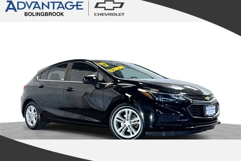 2017 Chevrolet Cruze LT photo 1