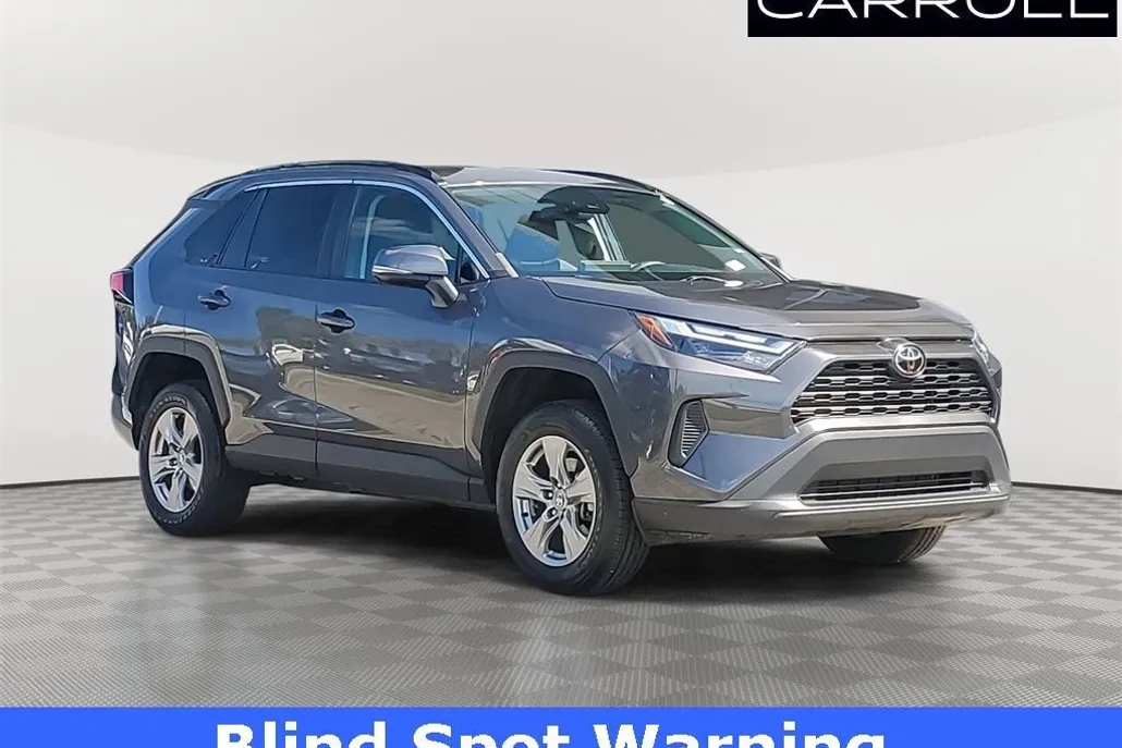 2023 Toyota RAV4 XLE photo 1