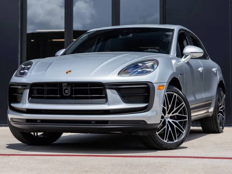 2026 Porsche Macan Base photo 1