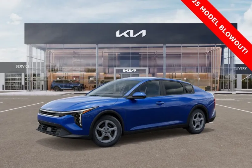 2025 Kia K4 LXS photo 1