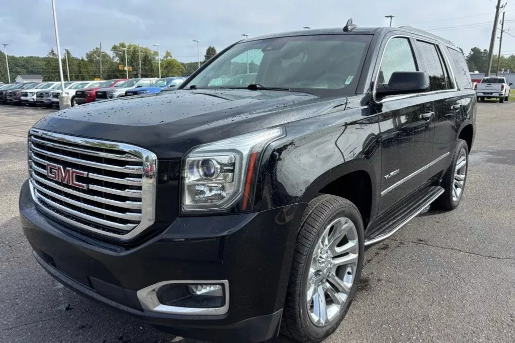 2017 Gmc Yukon SLT photo 1