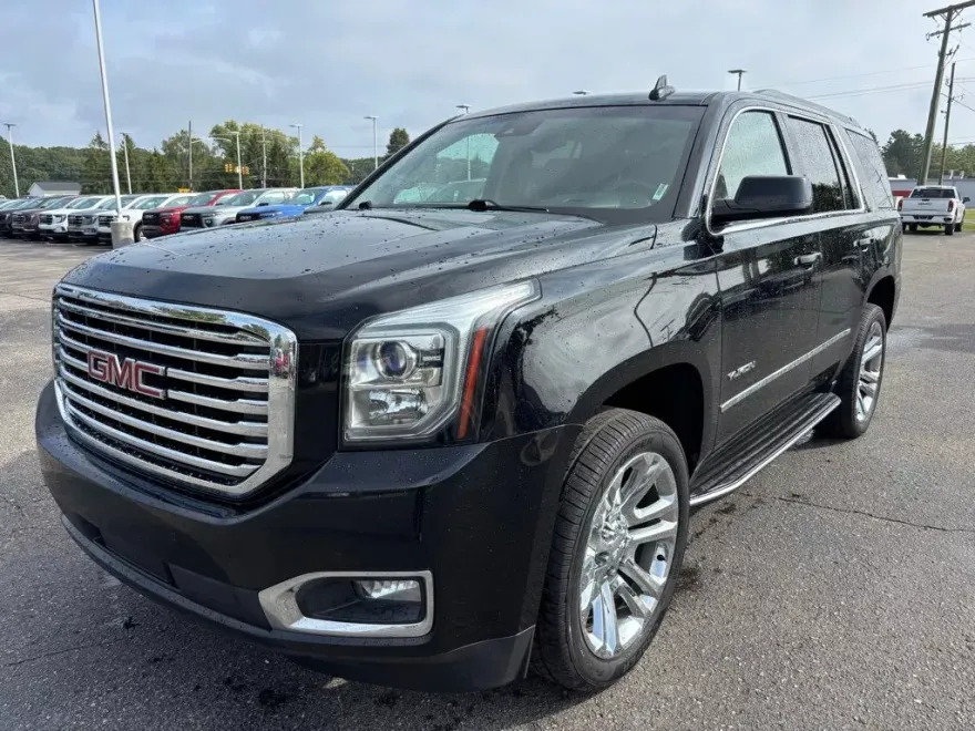 2017 Gmc Yukon SLT photo 1