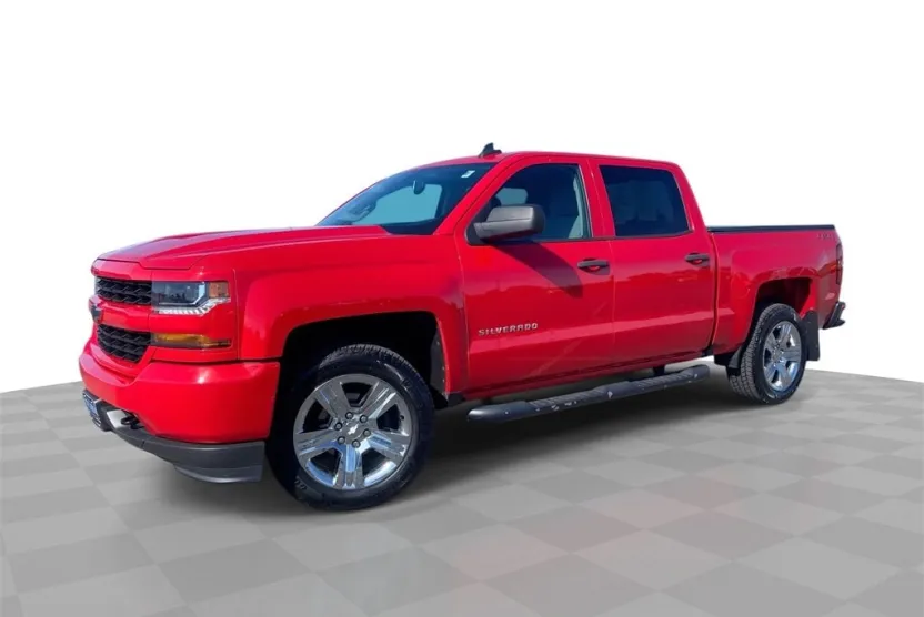 2018 Chevrolet Silverado 1500 Custom photo 1