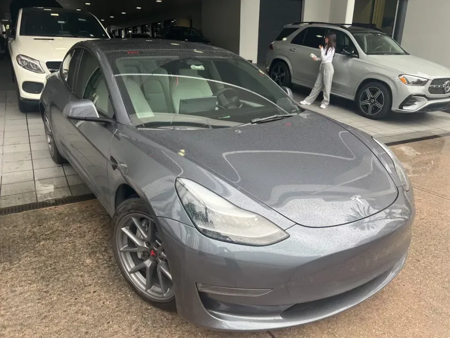 2023 Tesla Model 3 photo 1