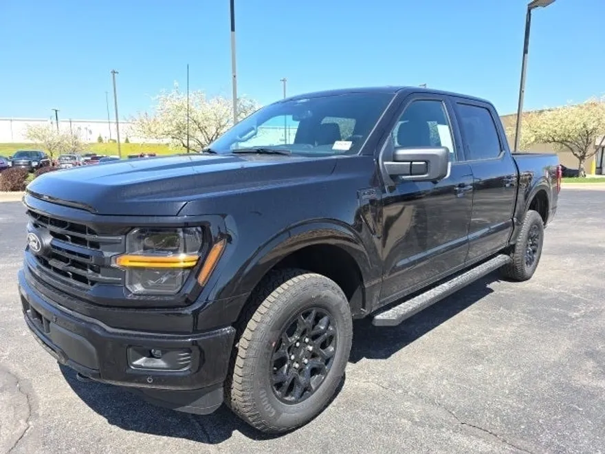 2025 Ford F-150 XLT photo 1
