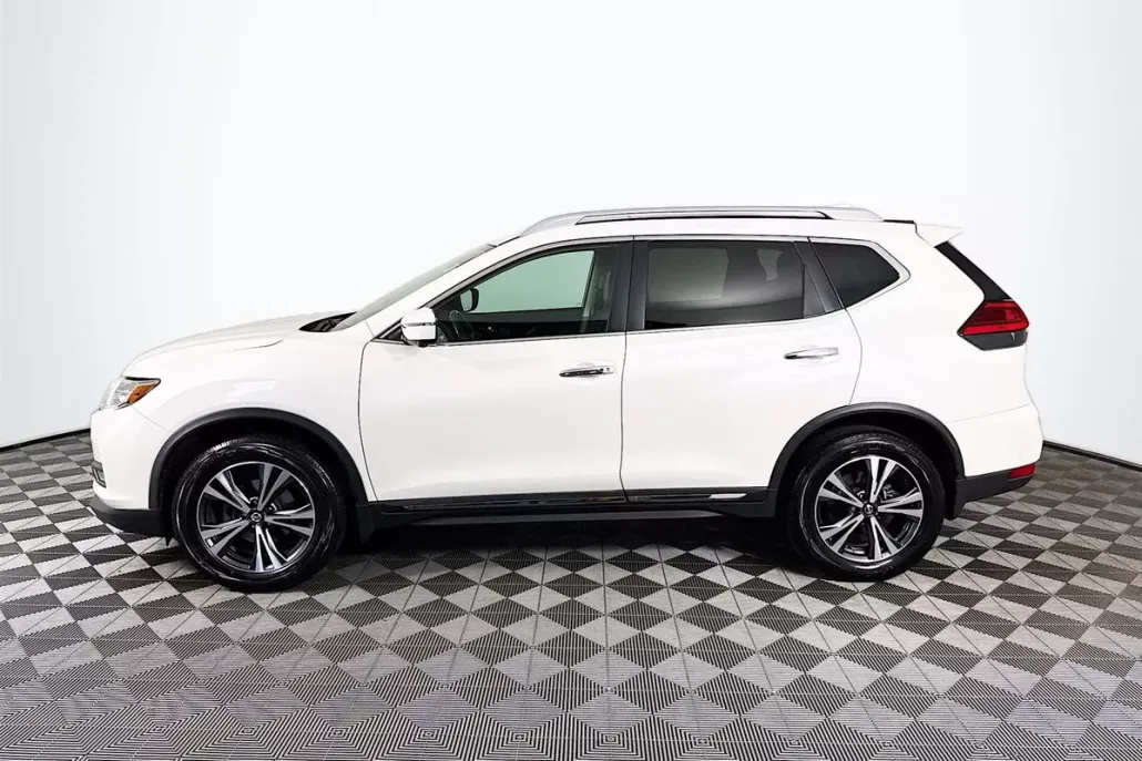2017 Nissan Rogue SL photo 1