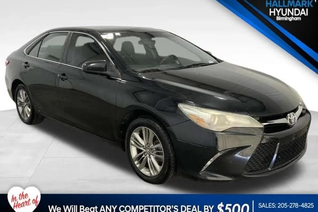 2017 Toyota Camry SE photo 1