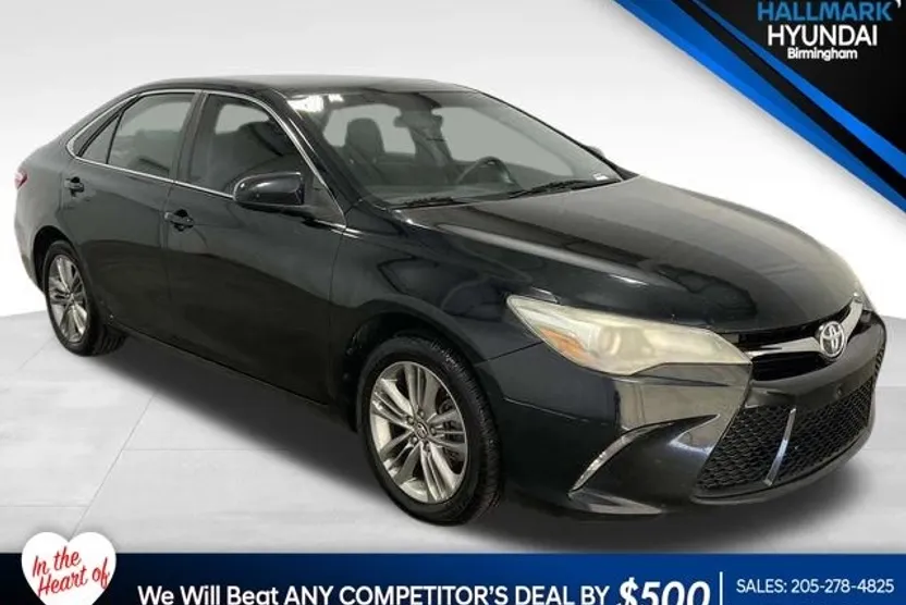 2017 Toyota Camry SE photo 1