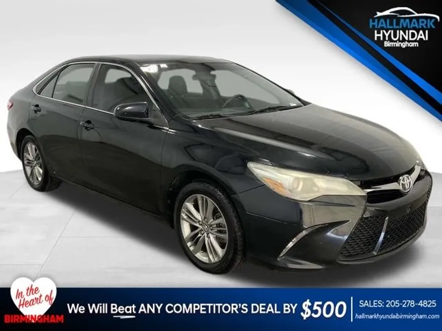 2017 Toyota Camry SE photo 1