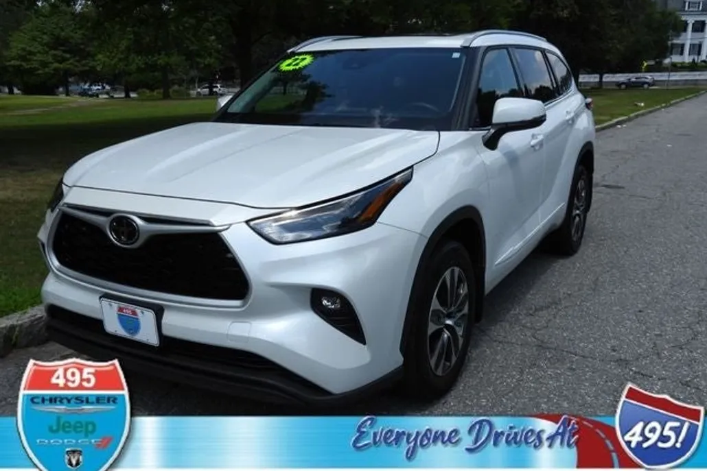 2022 Toyota Highlander XLE photo 1
