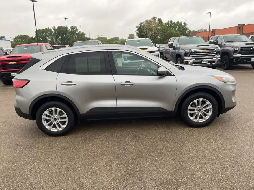2021 Ford Escape SE photo 1