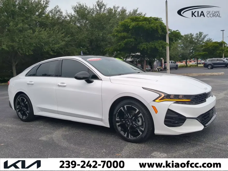 2022 Kia K5 GT-Line photo 1