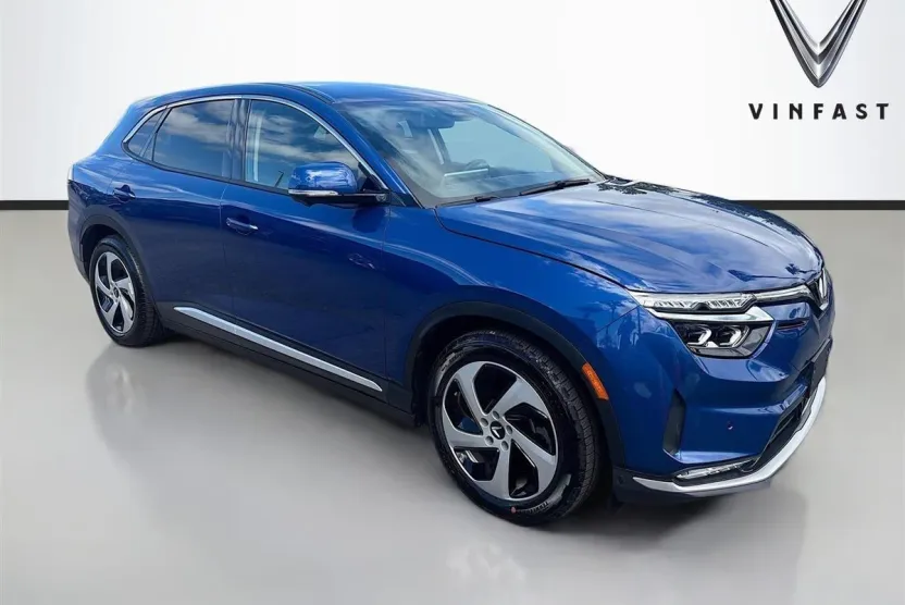 2023 Vinfast VF 8 8 photo 1