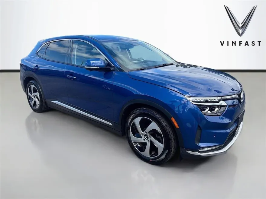 2023 Vinfast VF 8 8 photo 1