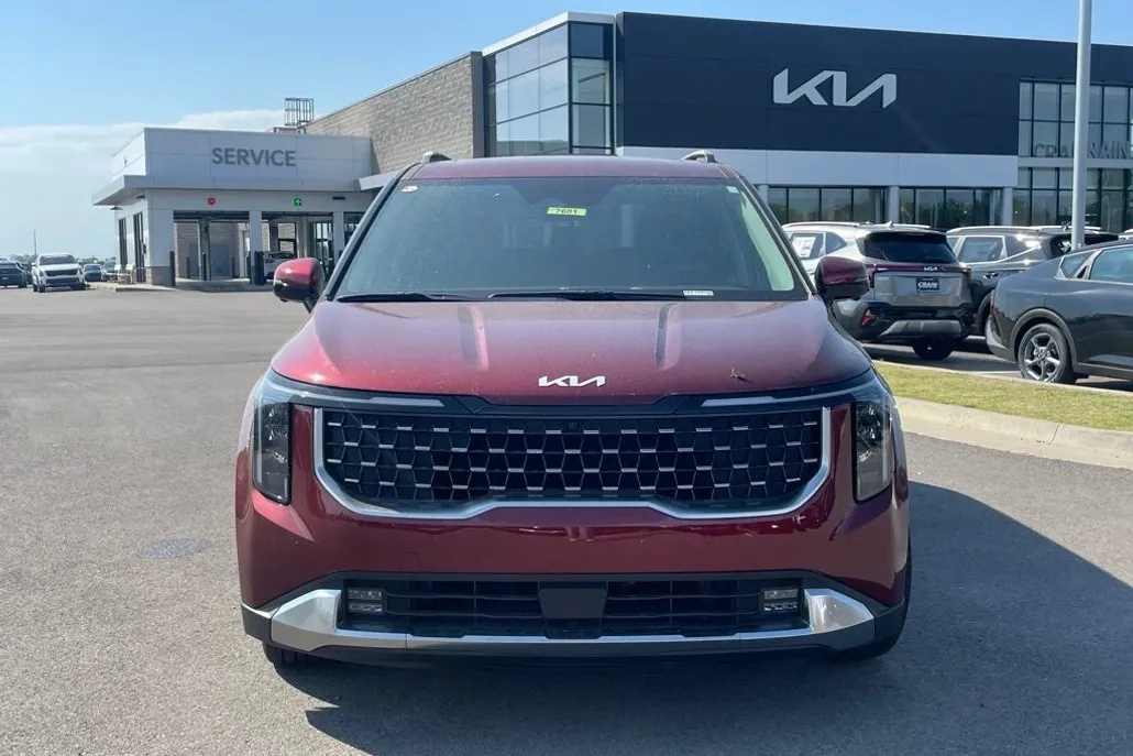 2026 Kia Carnival SX photo 1