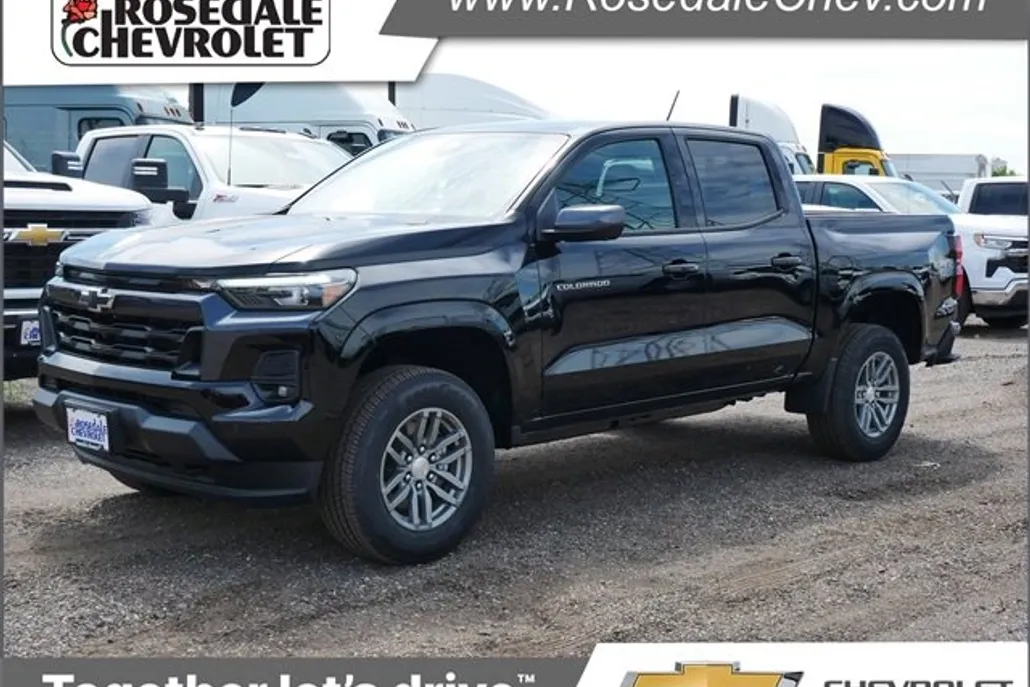 2025 Chevrolet Colorado LT photo 1