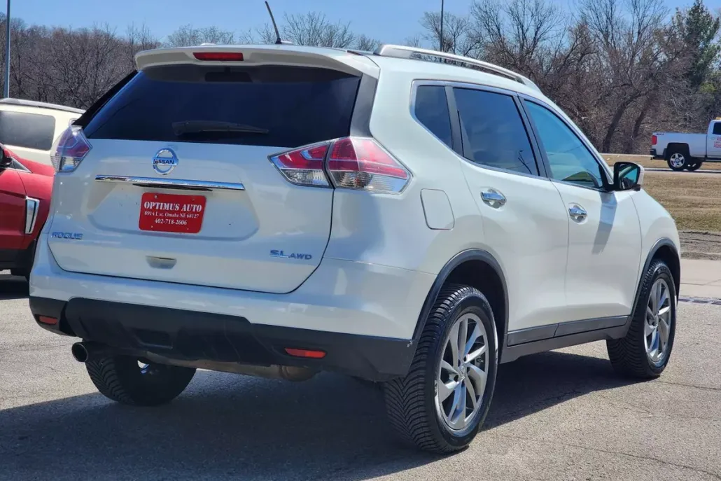 2015 Nissan Rogue SL photo 1