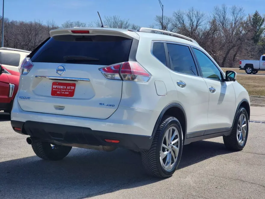 2015 Nissan Rogue SL photo 1