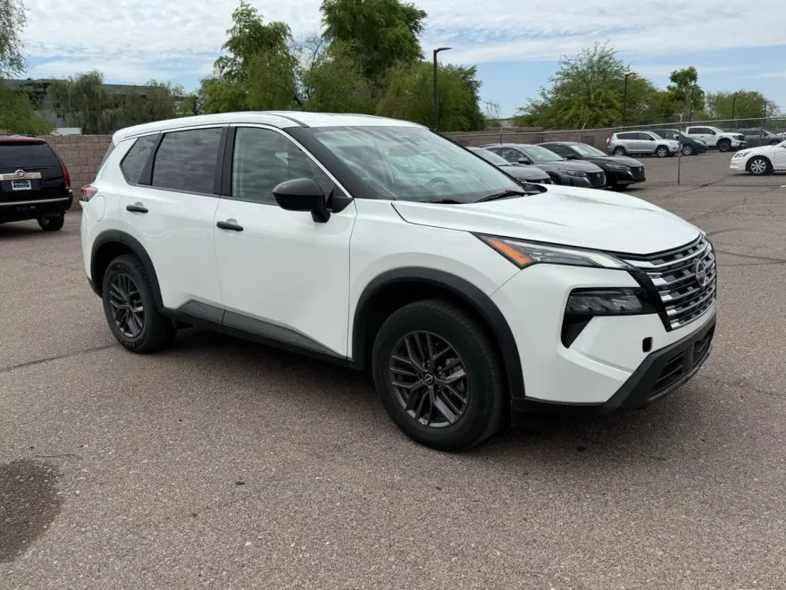 2024 Nissan Rogue S photo 1