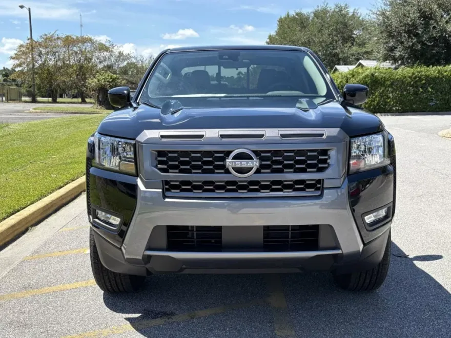 2026 Nissan Frontier SV photo 1