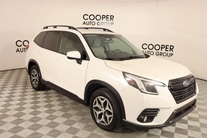 2022 Subaru Forester Premium photo 1