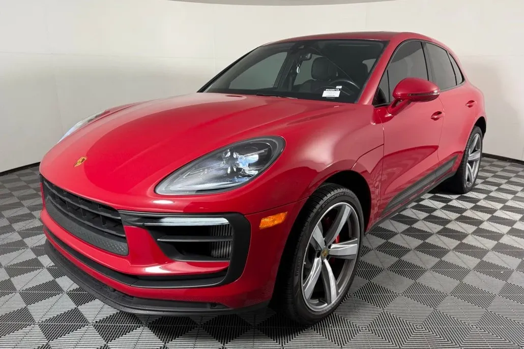 2022 Porsche Macan S photo 1