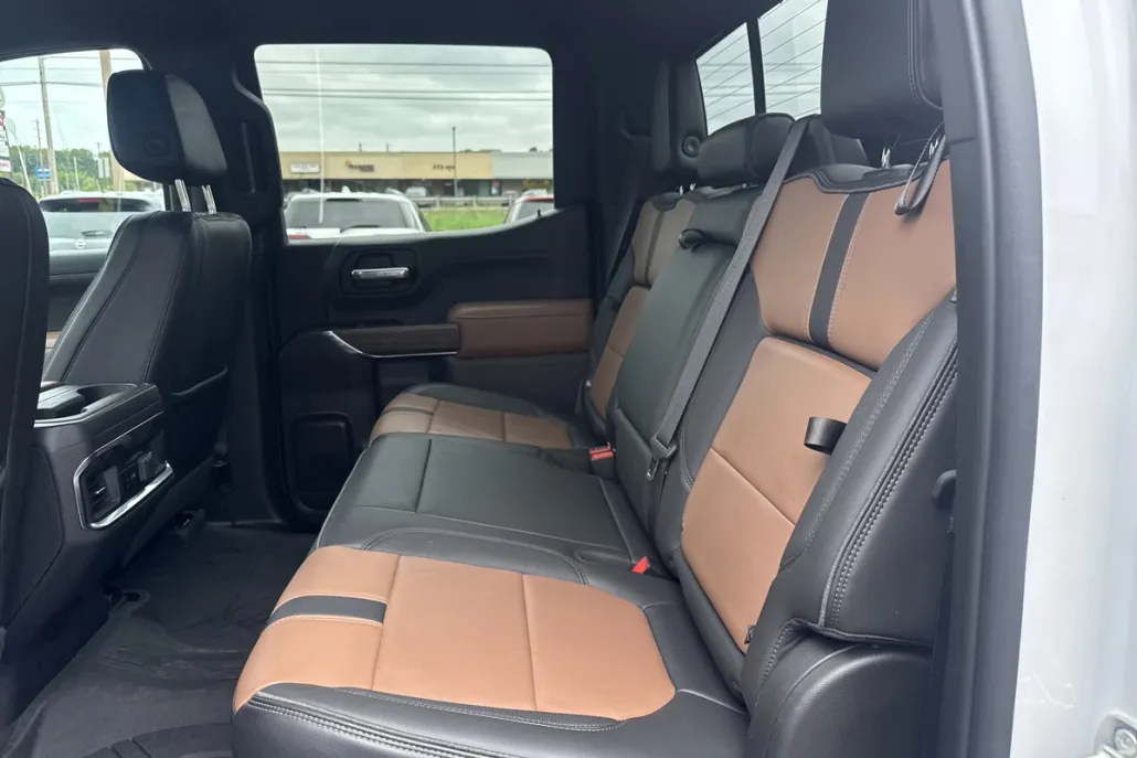 2022 Chevrolet Silverado 1500 High Country photo 1