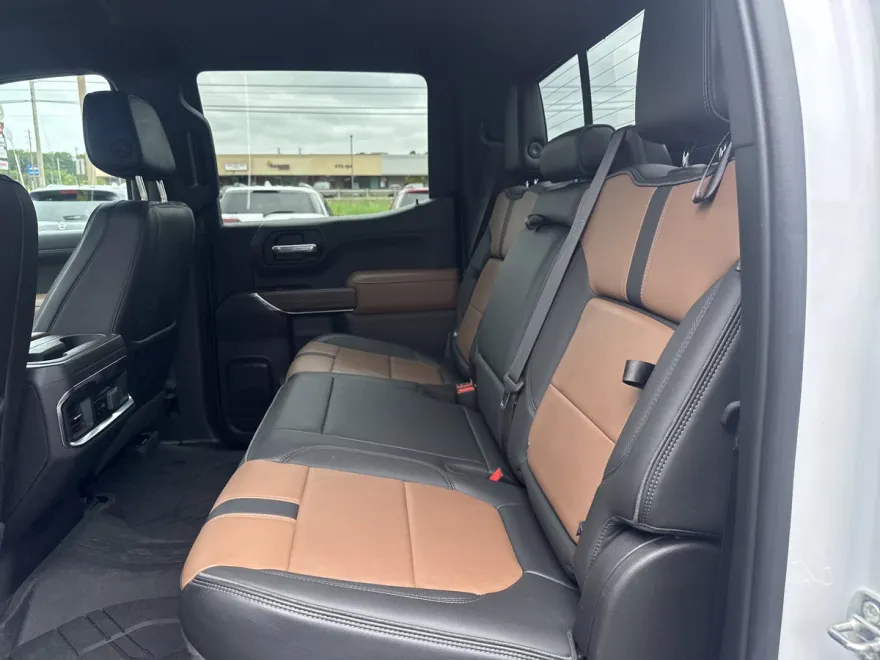 2022 Chevrolet Silverado 1500 High Country photo 1