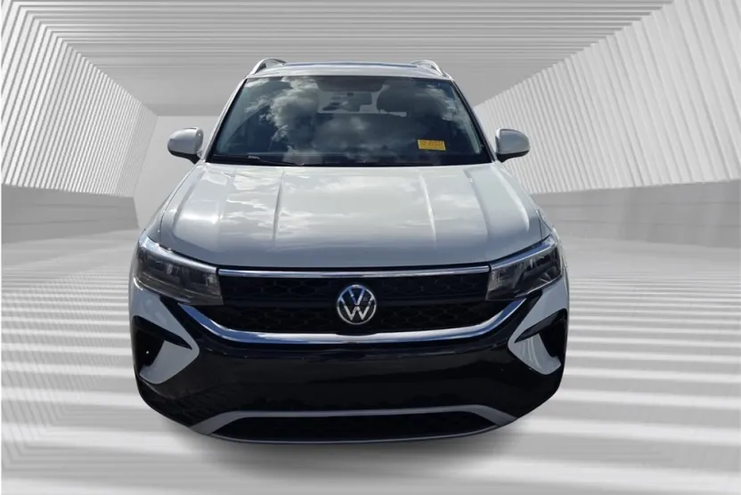 2022 Volkswagen Taos SE photo 1