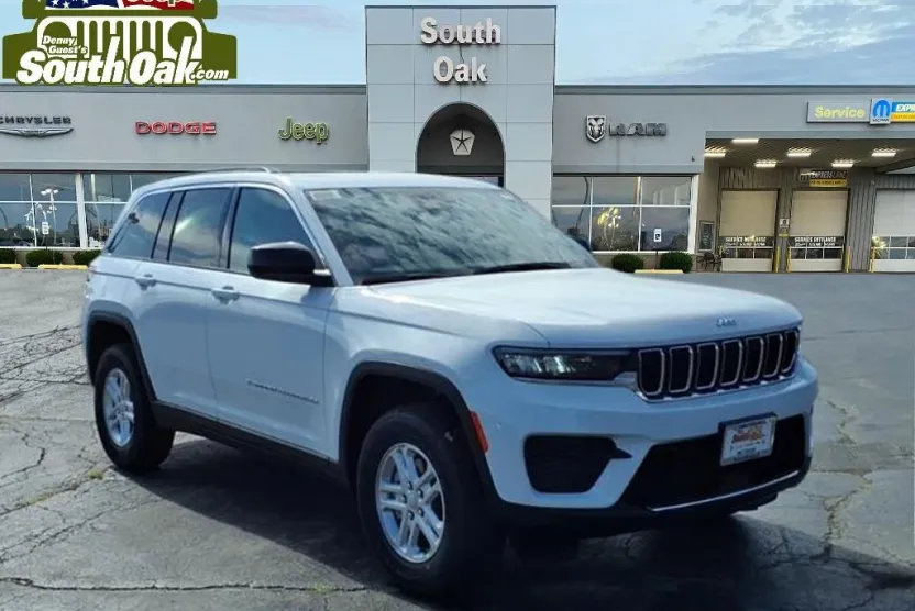 2025 Jeep Grand Cherokee Laredo Altitude photo 1