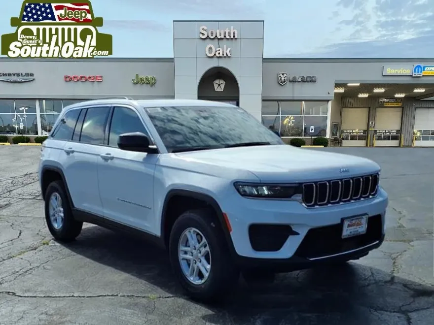 2025 Jeep Grand Cherokee Laredo Altitude photo 1