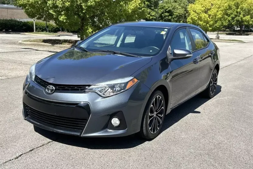 2014 Toyota Corolla S photo 1