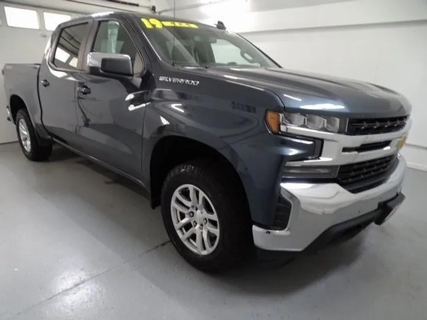 2019 Chevrolet Silverado 1500 LT photo 1