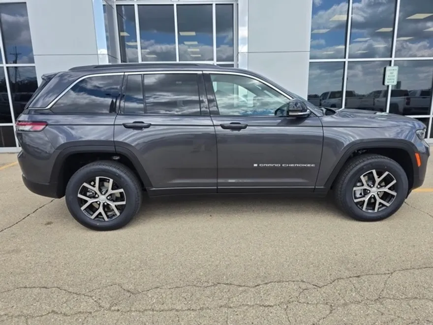 2025 Jeep Grand Cherokee Limited photo 1