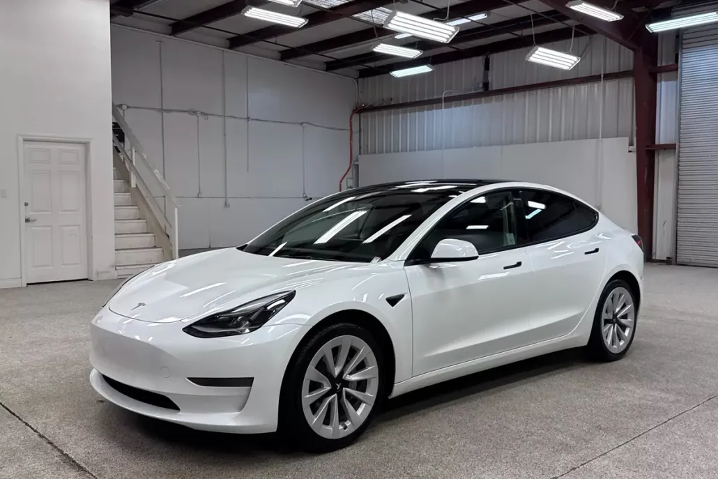 2023 Tesla Model 3 photo 1