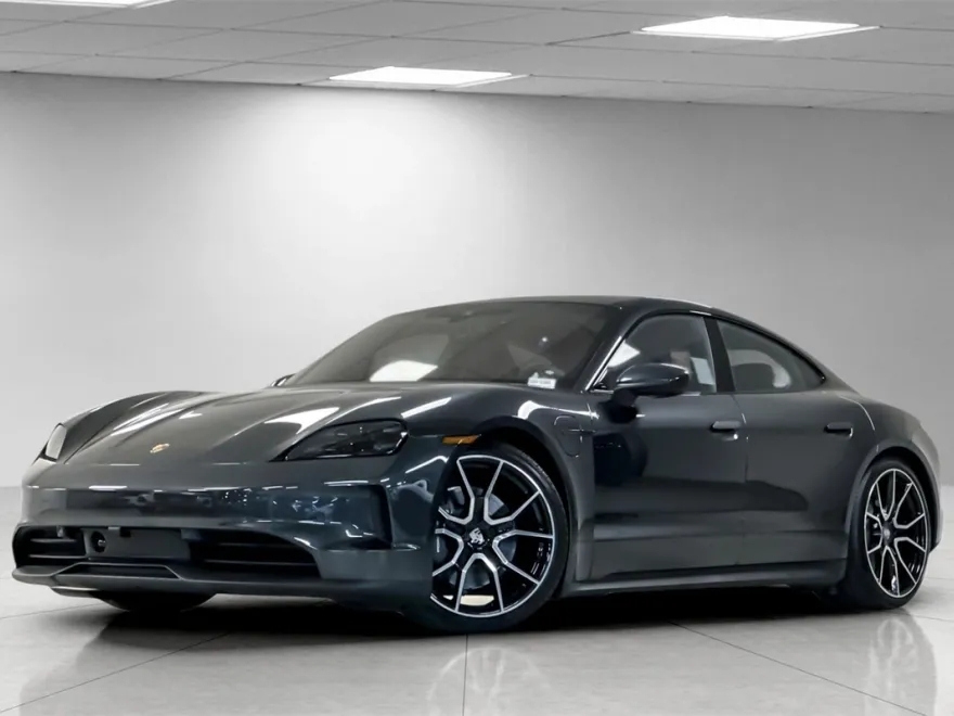 2025 Porsche Taycan photo 1