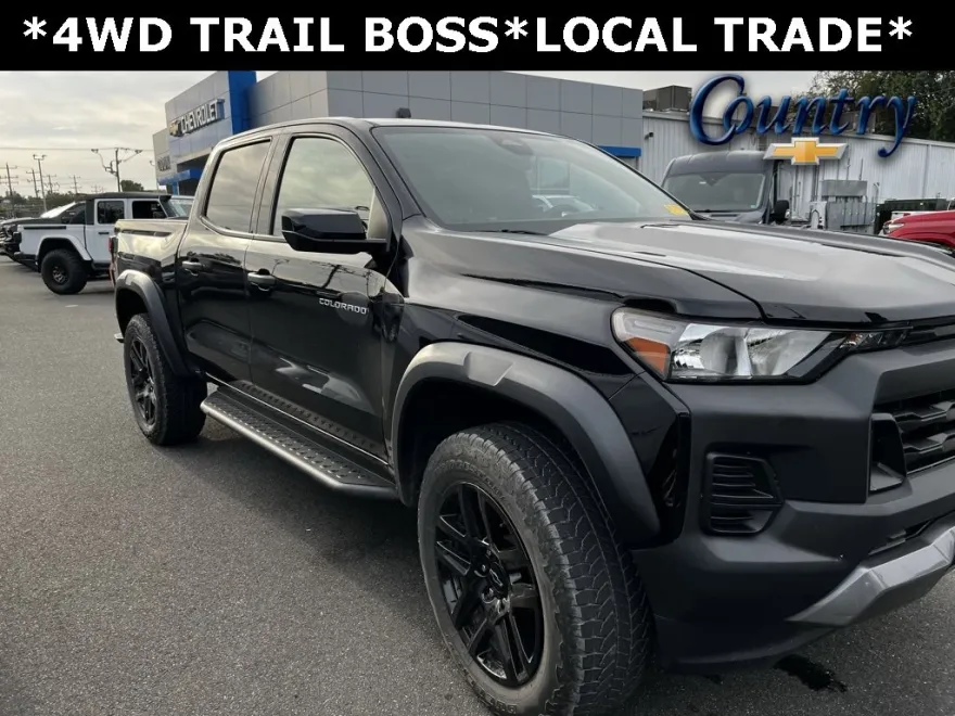 2023 Chevrolet Colorado Trail Boss photo 1