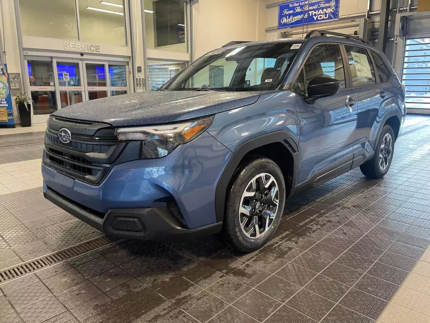 2025 Subaru Forester Base photo 1