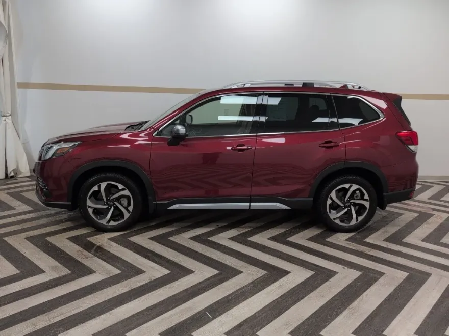 2022 Subaru Forester Touring photo 1