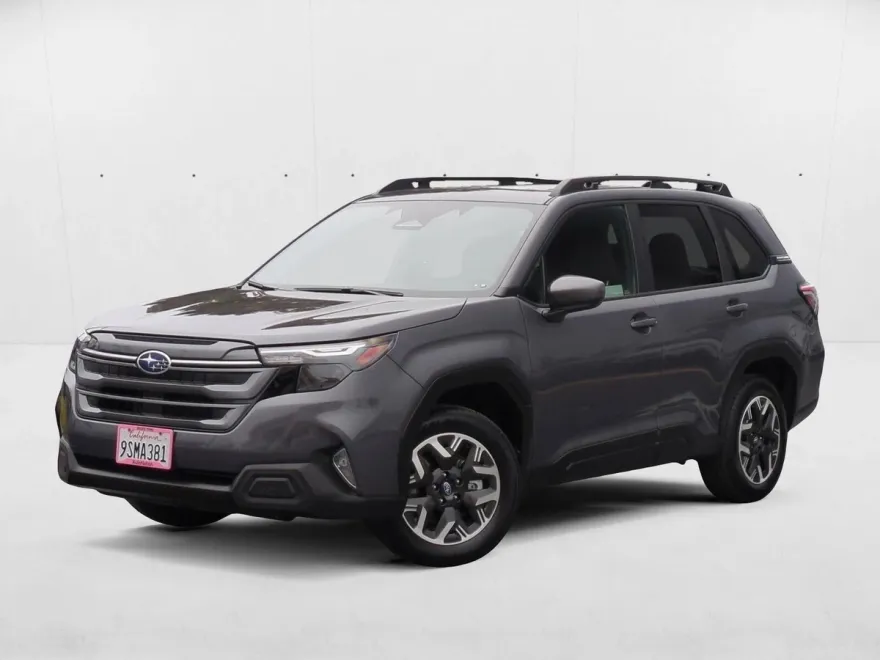 2025 Subaru Forester Premium Base photo 1