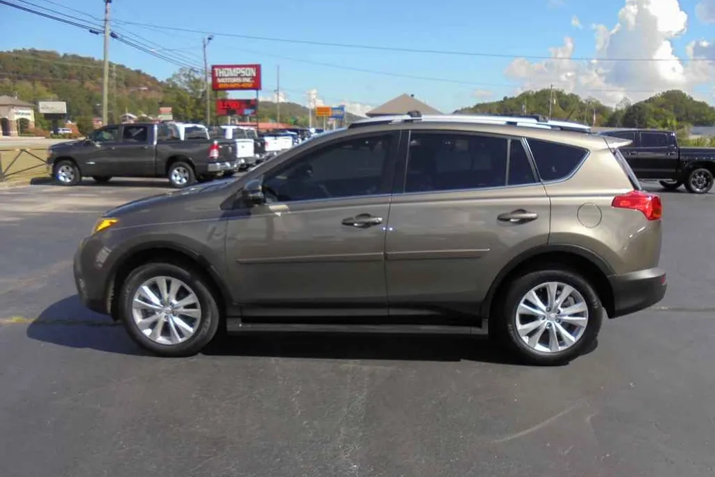 2014 Toyota RAV4 Limited photo 1