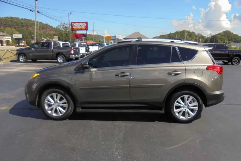 2014 Toyota RAV4 Limited photo 1