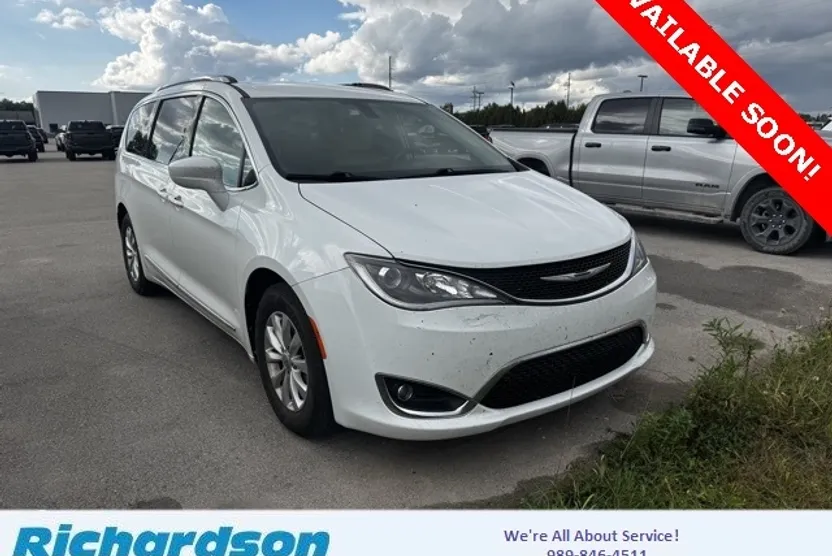 2018 Chrysler Pacifica Touring Plus photo 1