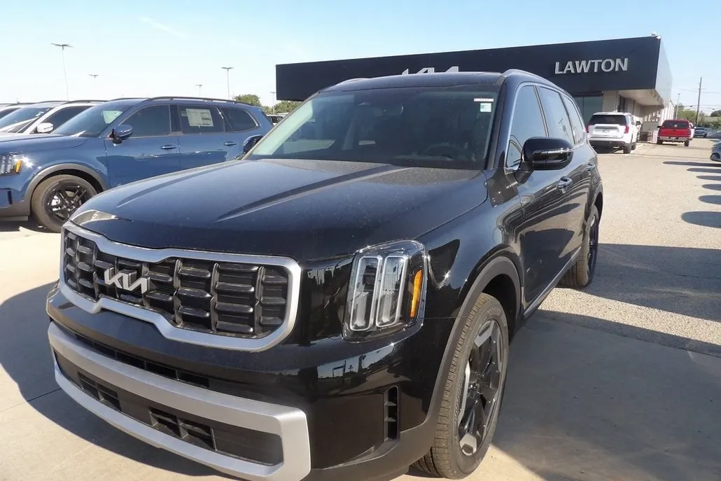 2025 Kia Telluride S photo 1
